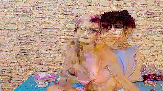 Chat +18 de IndianAllure ao vivo
