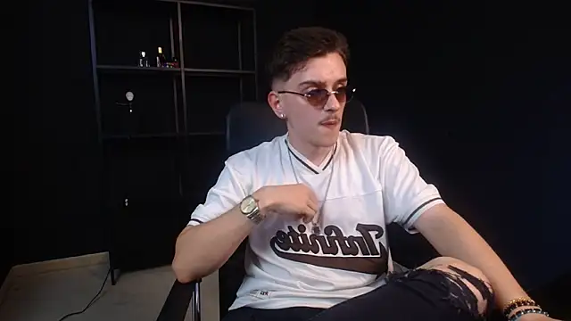 FelixStarkk's Live XXX Chat