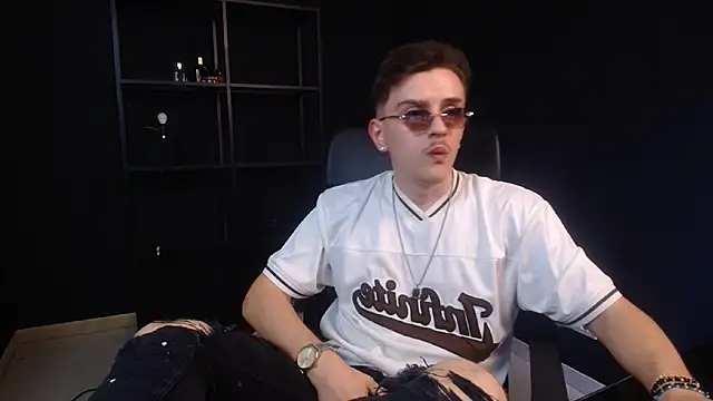 Онлайн чат XXX FelixStarkk