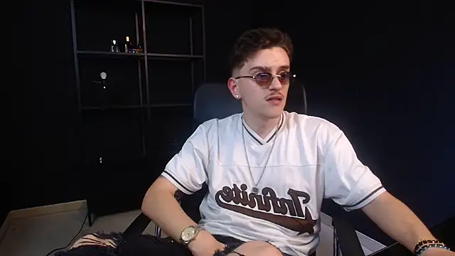 FelixStarkk Chat XXX in diretta