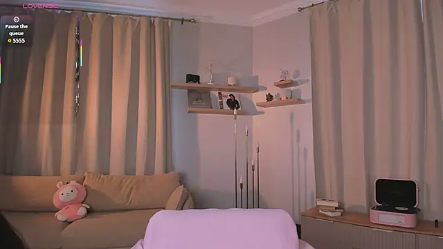 Lova_Rane Adlı Modelin Canlı XXX Sohbeti