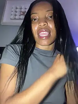 Queenkimi777's Live XXX Chat