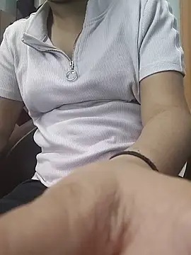 Ruhi_07のライブXXXチャット