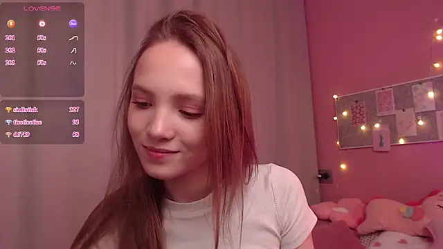Chat +18 de Adria_Arjona ao vivo