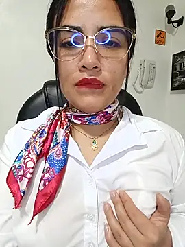 Chat XXX en directo de MAYE__13