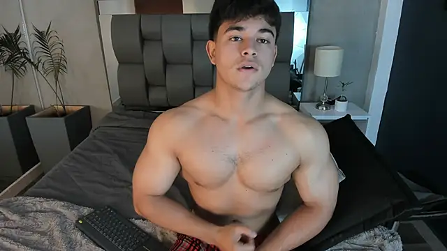 Charlie___Musk's Live XXX Chat
