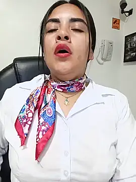 Czat XXX na żywo – MAYE__13