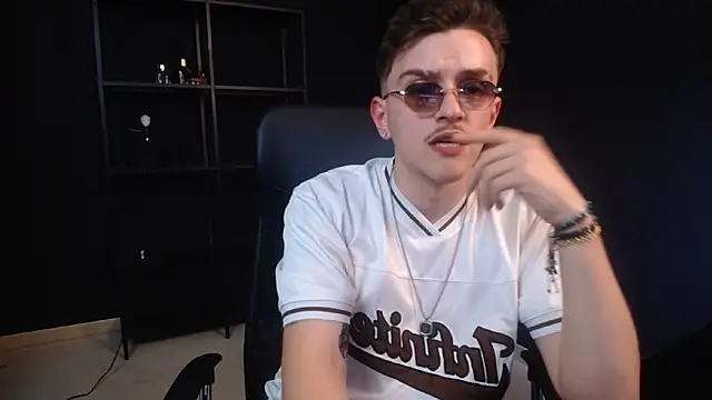FelixStarkkのライブXXXチャット