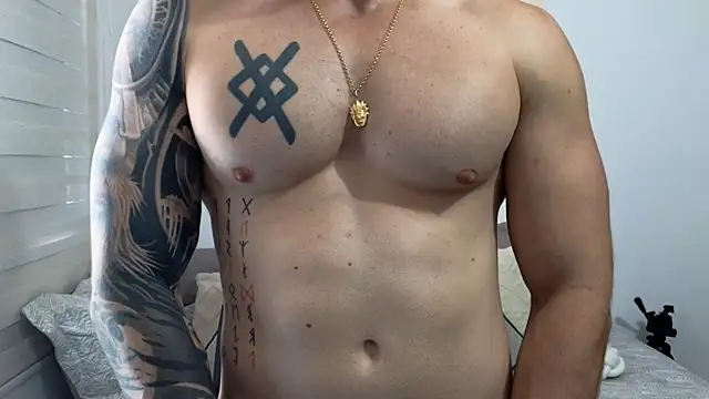 Isaac_Carter Show in webcam