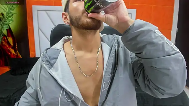 Živý XXX chat CHRIS_GREY