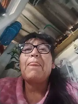 Chat +18 de clarita_01 ao vivo