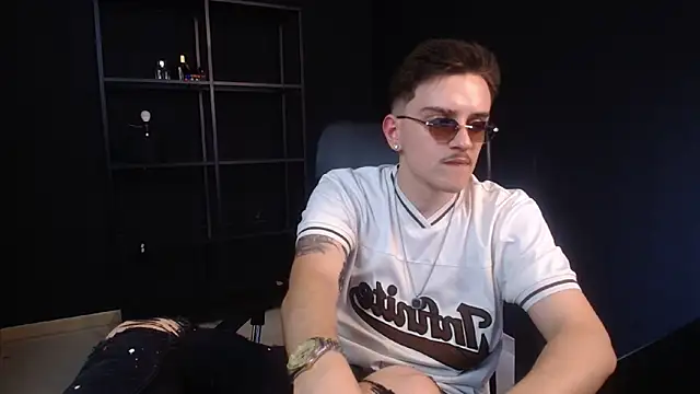 FelixStarkk 라이브 XXX 채팅