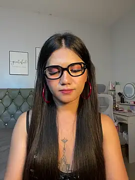 XXX chat uživo modela JassmineLove