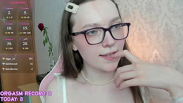 Chatroom XXX en direct de RileyNymph
