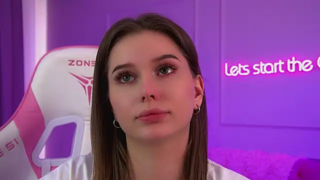 DianaVert Adlı Modelin Canlı XXX Sohbeti