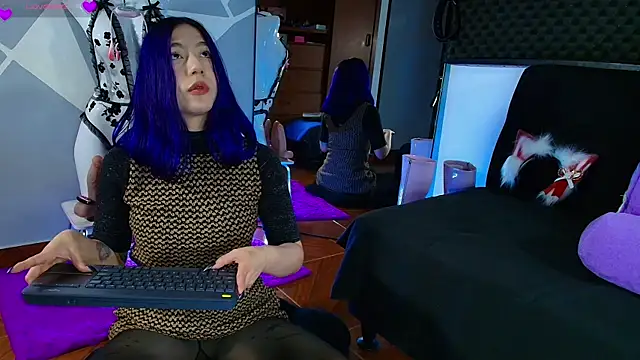 Онлайн чат XXX karlamoon23