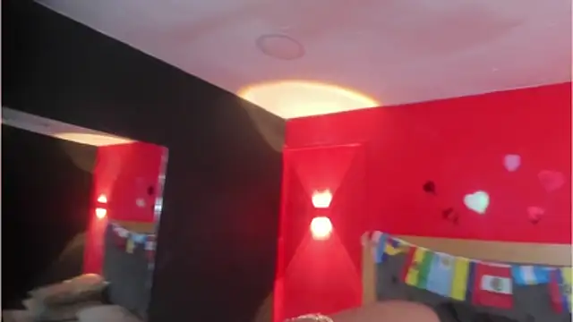 YayaHilton Chat XXX live