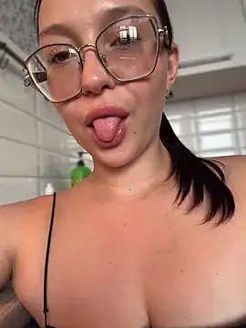 Chatroom XXX en direct de LunaMood