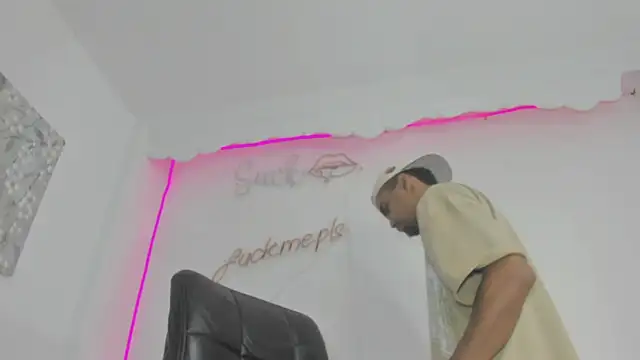 Rpoolrboy XXX чат на живо