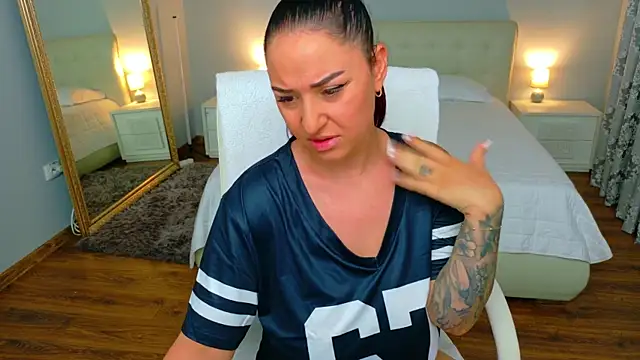 Chat +18 de Just--Amy ao vivo