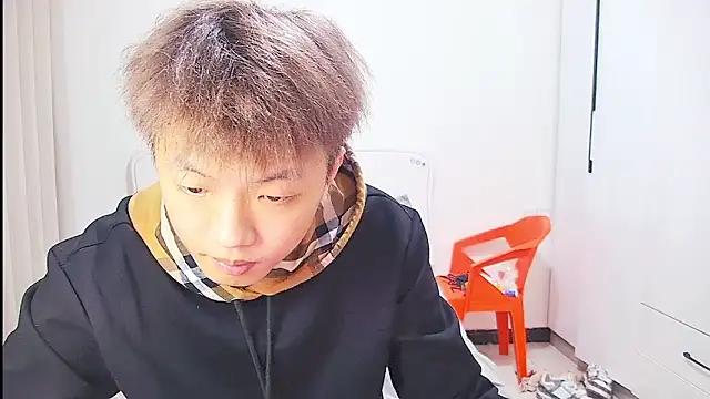 Chocolates-001's Live XXX Chat