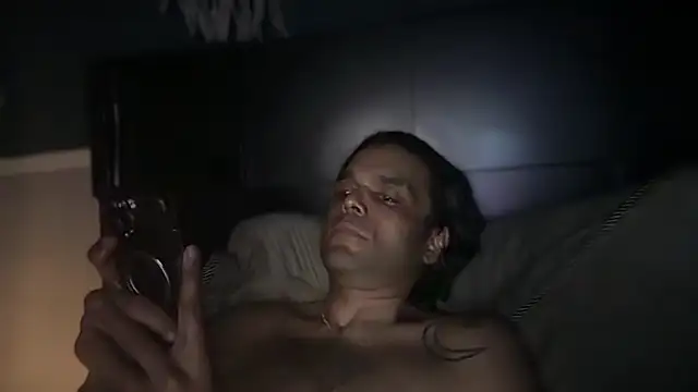 צ'אט XXX בשידור חי של icebergslim281