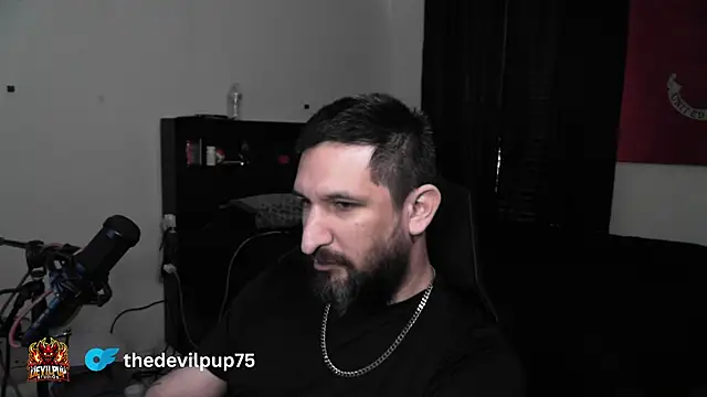 DevilPup75_ Show in webcam