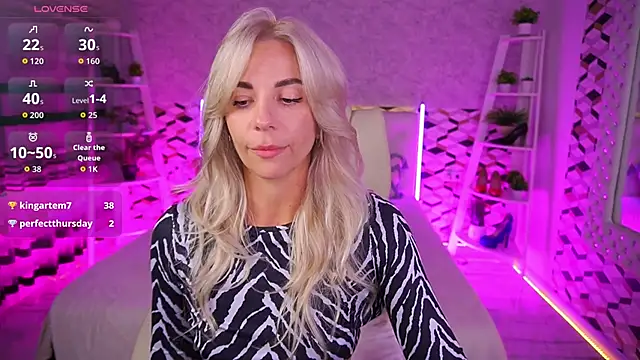 צ'אט XXX בשידור חי של BellaRayyy