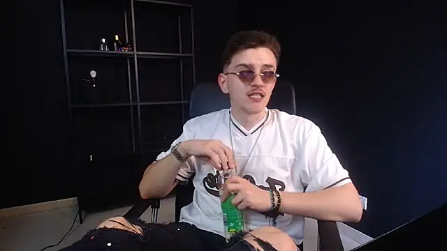 Chat XXX Live FelixStarkk