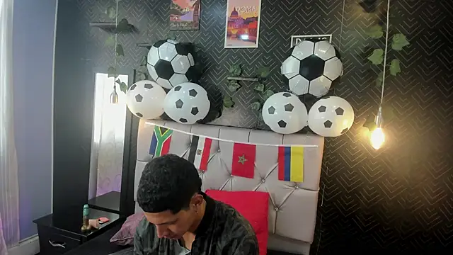 Tony_Zackk Chat XXX in diretta