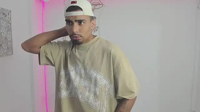 Rpoolrboy élő XXX-chatje