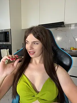 CurlyLara Live XXX Chat
