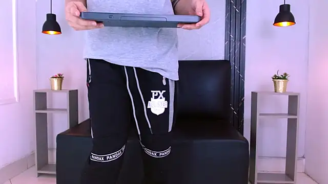 Feiccer_Castquer 即時 XXX 聊天