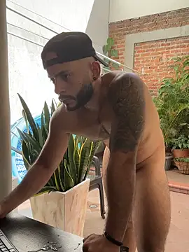 Mike_savage3 Chat XXX in diretta