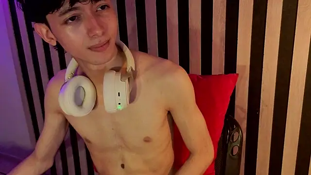 Twink_Sebas7 Adlı Modelin Canlı XXX Sohbeti