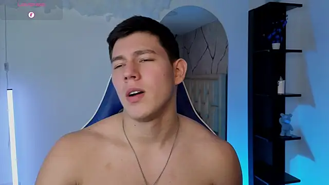 JamesCr_ Live XXX Chat