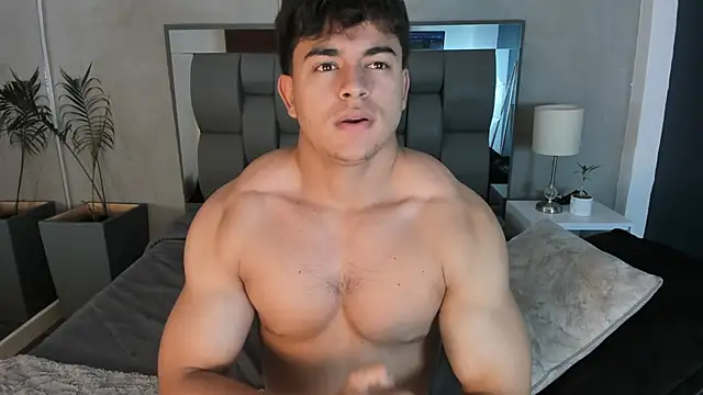 Charlie___Musk Adlı Modelin Canlı XXX Sohbeti