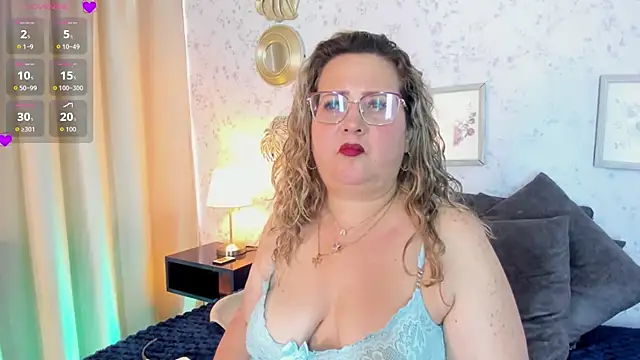 Martinacurvy_ Live XXX-Chat