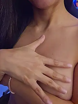 miaeyex Adlı Modelin Canlı XXX Sohbeti