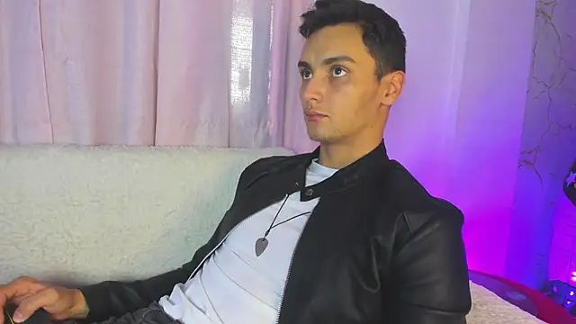 andrewevans46's Live XXX Chat