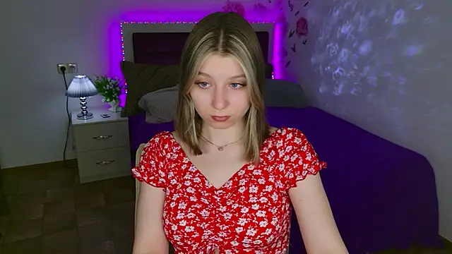 Chatroom XXX en direct de RinaMoore