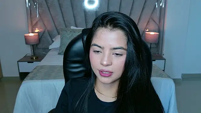 צ'אט XXX בשידור חי של Layla_Breezee