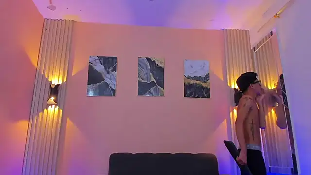 Marcus_and_Tony Live XXX-Chat