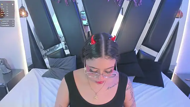 Chat XXX en directo de antonelllepiercee