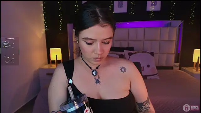 Онлайн чат XXX emmy_wattsoon