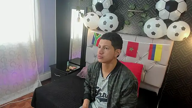 Tony_Zackk Live XXX-chat