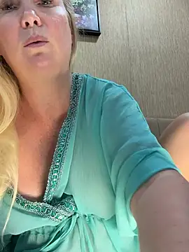 XXX chat uživo modela EmmaInLove23