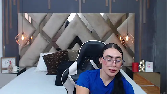MartinaaFit Adlı Modelin Canlı XXX Sohbeti