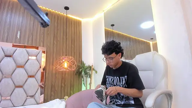 adams_bobby Live XXX-chat