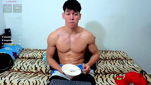 Czat XXX na żywo – Luke_Muscle